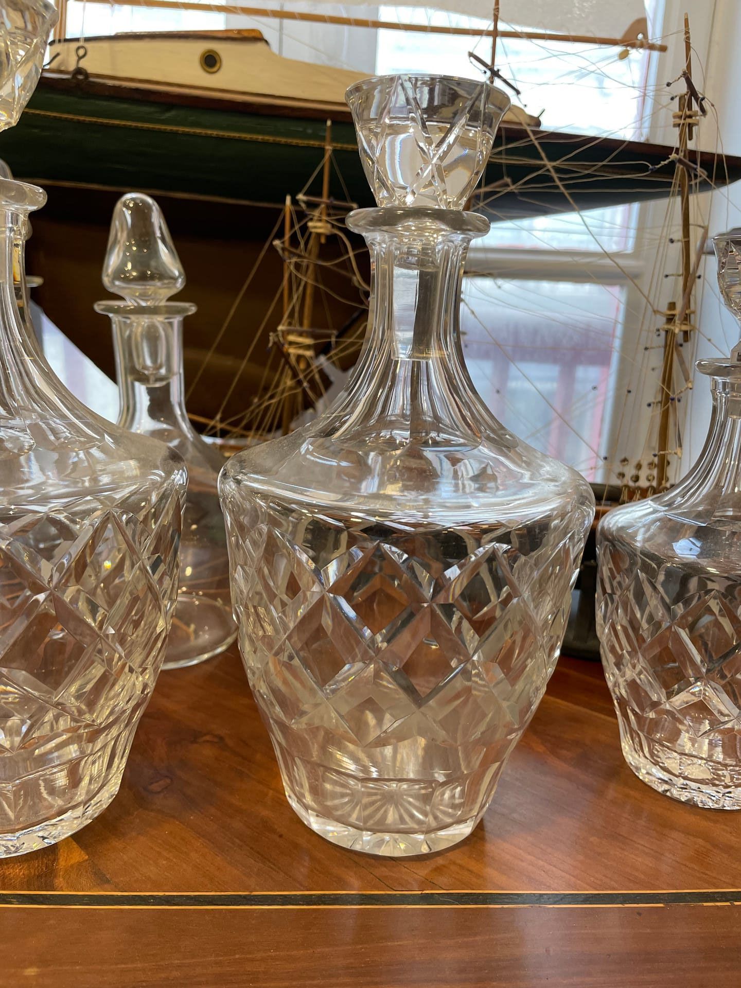 Carafe en cristal de la Marine