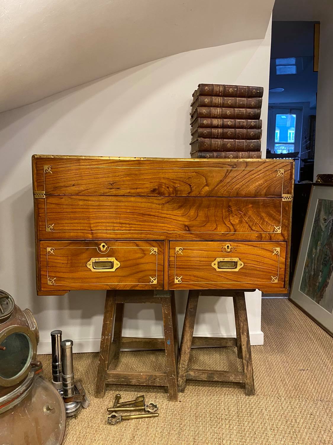 Bureau écritoire en camphrier