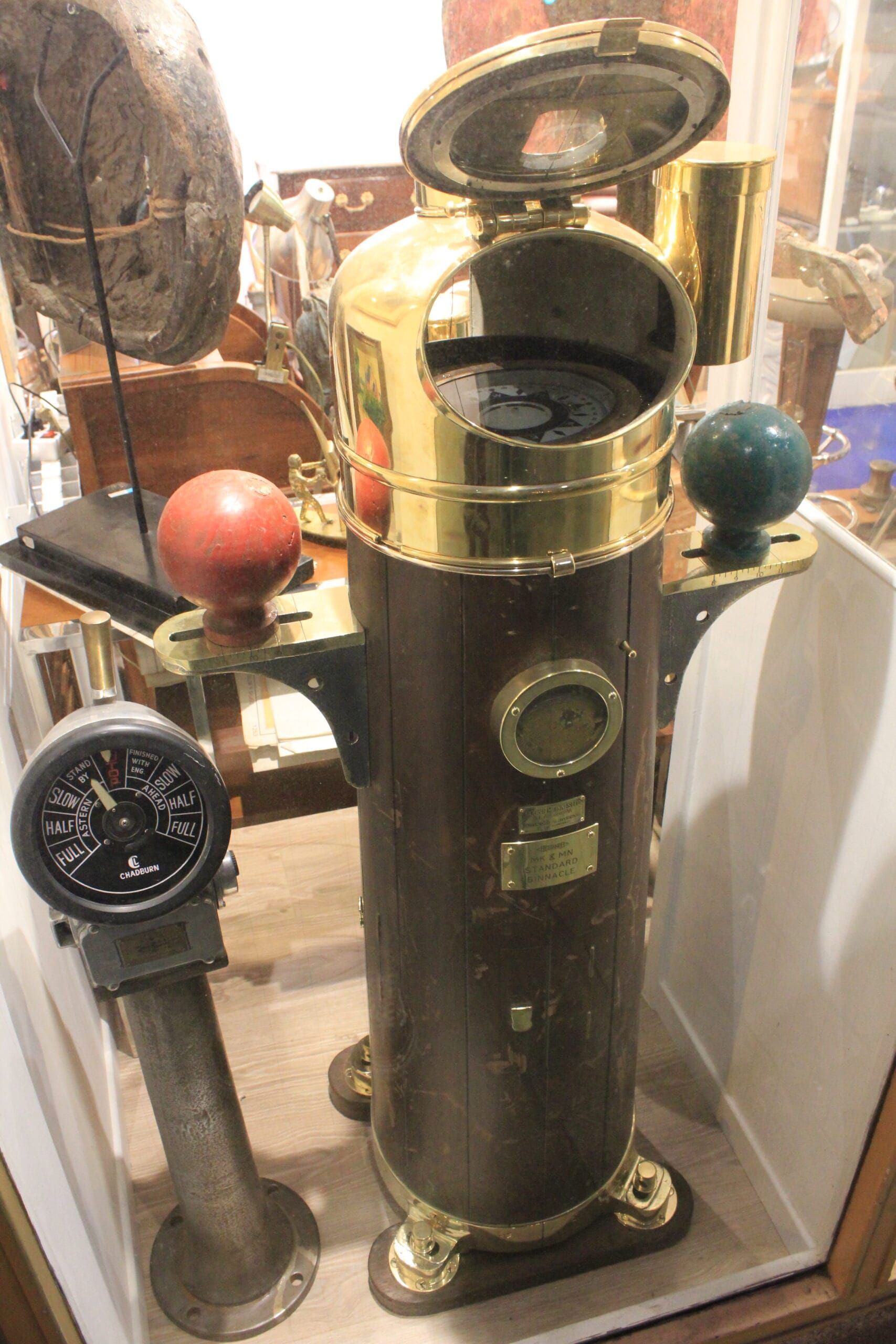 Compas sur fut fin XIXe